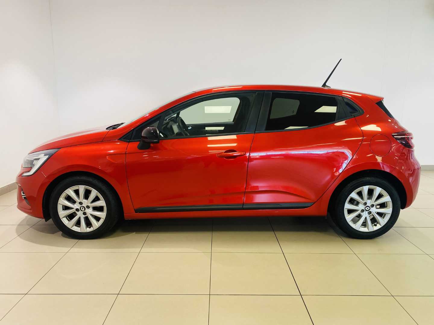 2024 RENAULT Clio V 1.0t Zen - Image 6