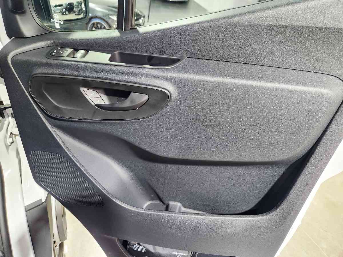 2025 Mercedes-Benz Medium Commercial MB 519 CDI Sprinter PV AWD PRO - Image 11