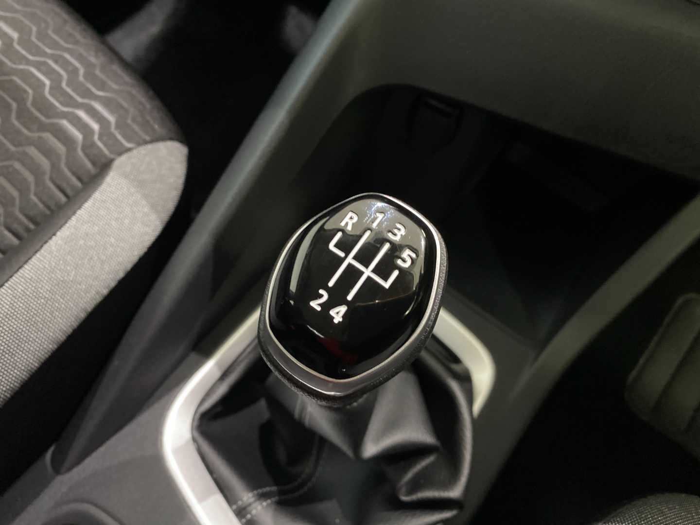 2025 NISSAN Magnite 1.0T Acenta MT - Image 14