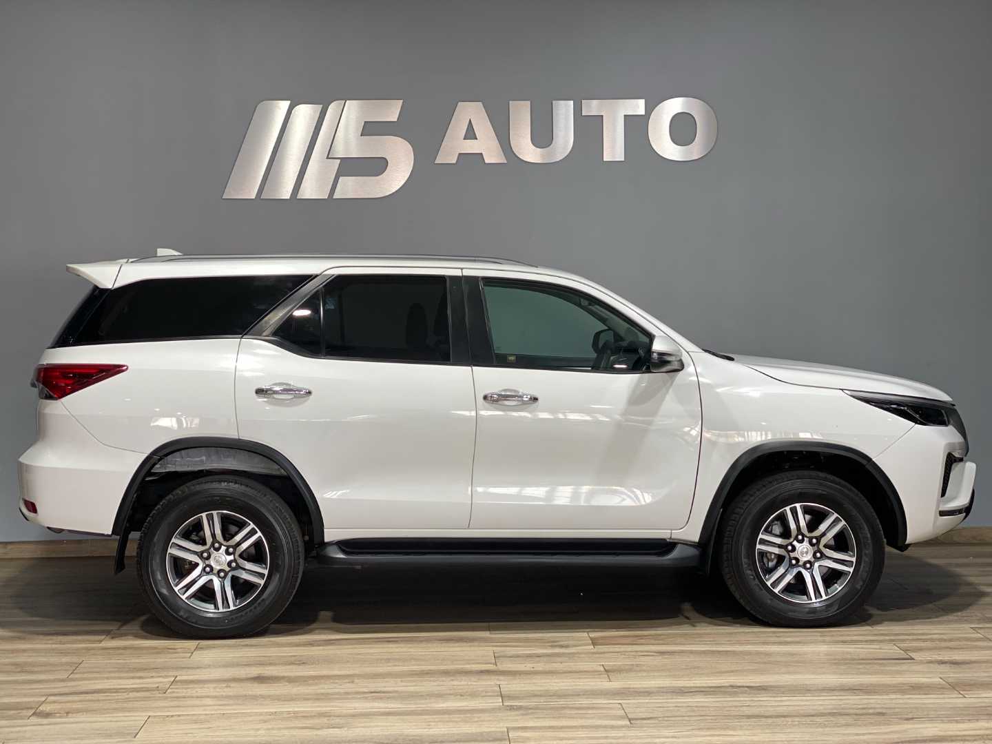 2022 TOYOTA Fortuner 2.4gd-6 R/B a/t - Image 4