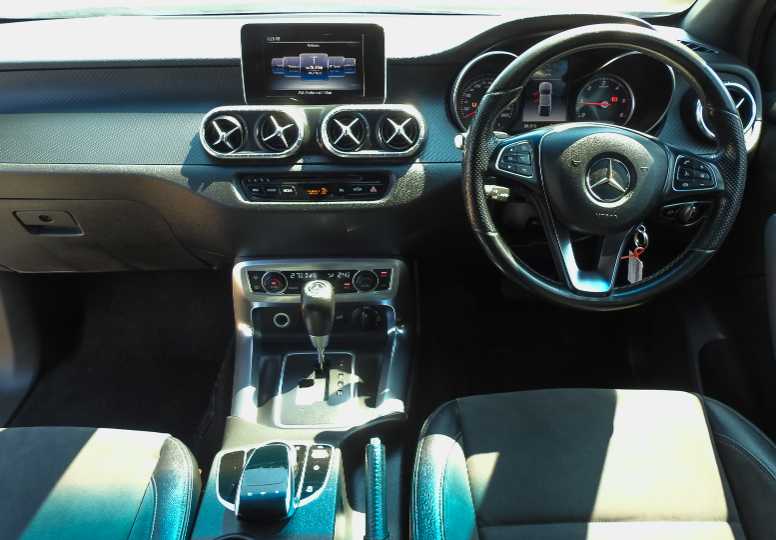 2020 MERCEDES-BENZ X250d 4x4 Progressive a/t Equip - Image 4