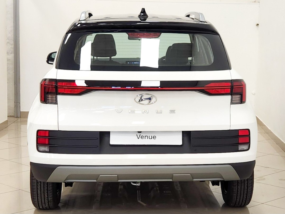 2025 HYUNDAI Venue 1.2 Executive Mt My24 - Image 5