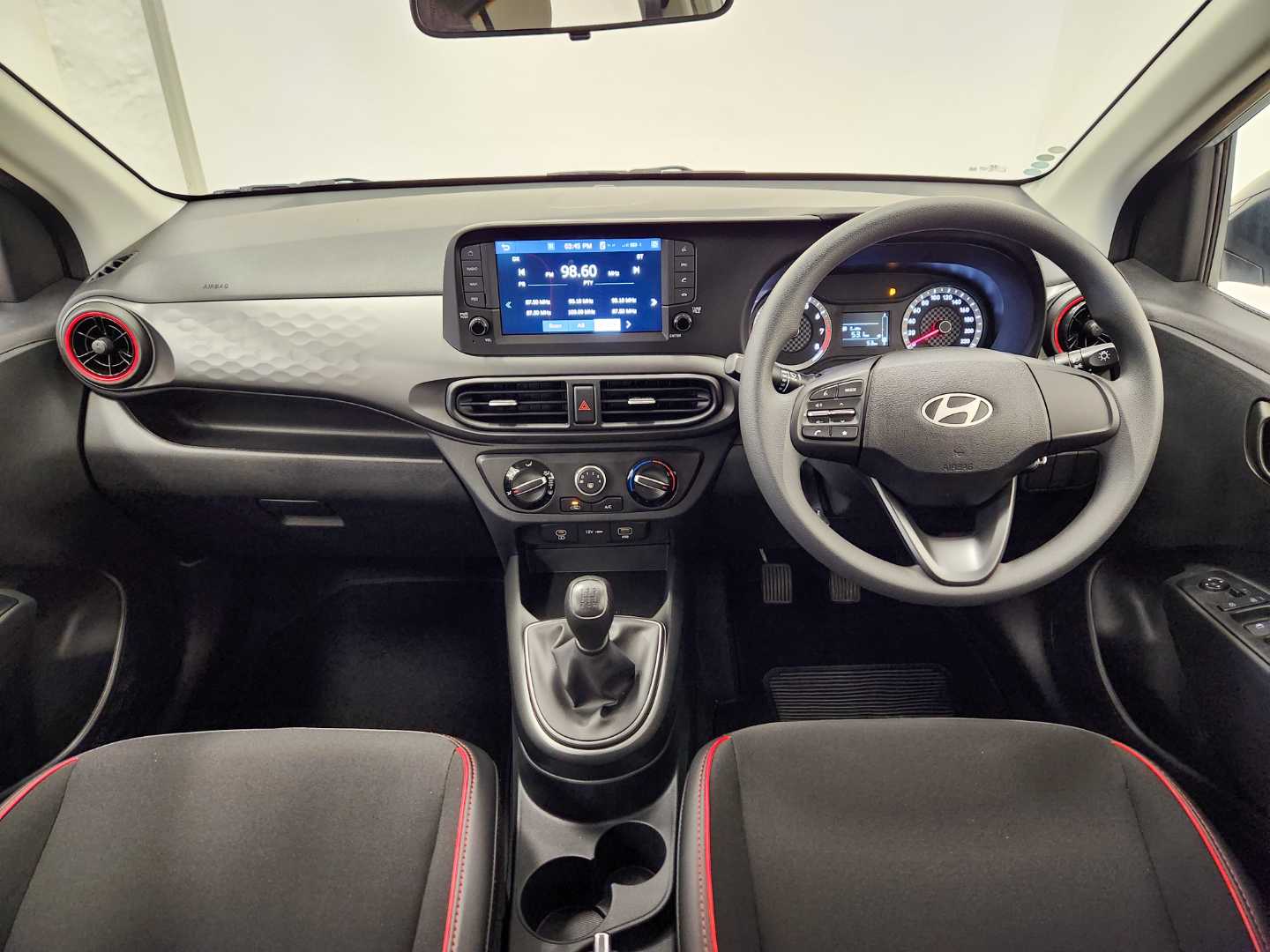 2025 HYUNDAI Grand I10 1.0 Premium M/T My24 - Image 10