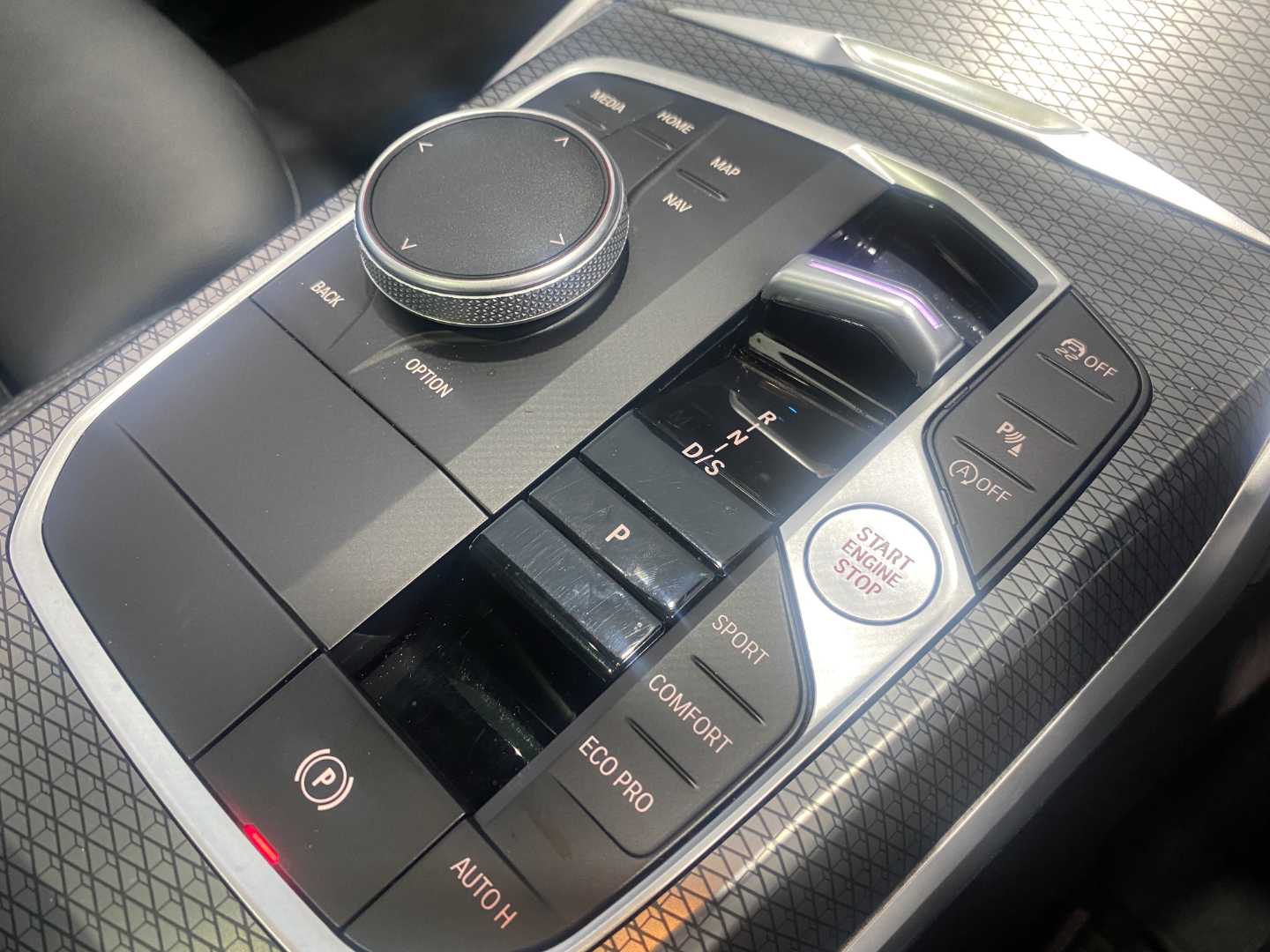 2024 BMW 3 Series (G20) 318i M Sport a/T - Image 13