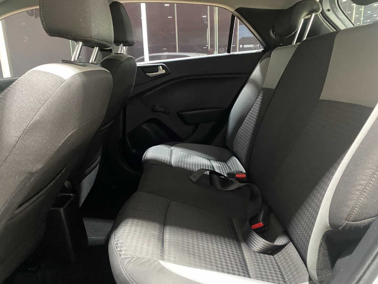 2019 HYUNDAI I10 / I20 I30 1.2 Motion - Image 9