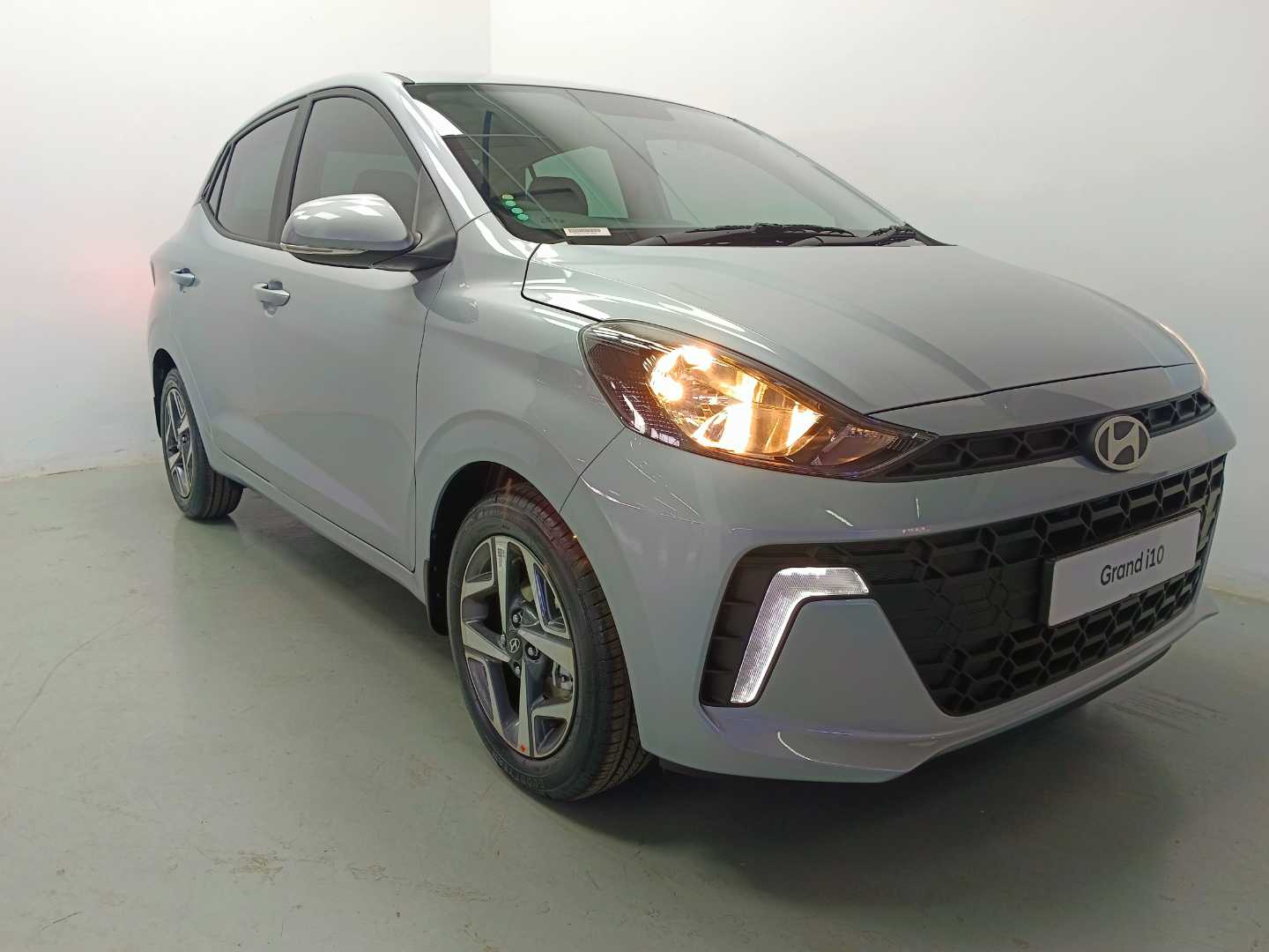 2025 HYUNDAI GRAND i10 EXECUTIVE MT - SEDAN