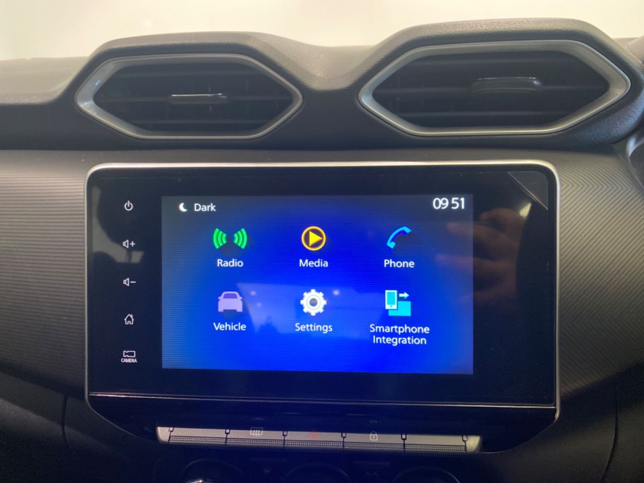 2025 NISSAN Magnite 1.0 Acenta Mt* - Image 13