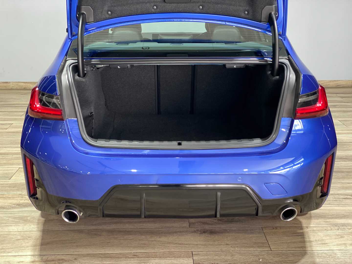 2024 BMW 3 Series (G20) 318i M Sport a/T - Image 19