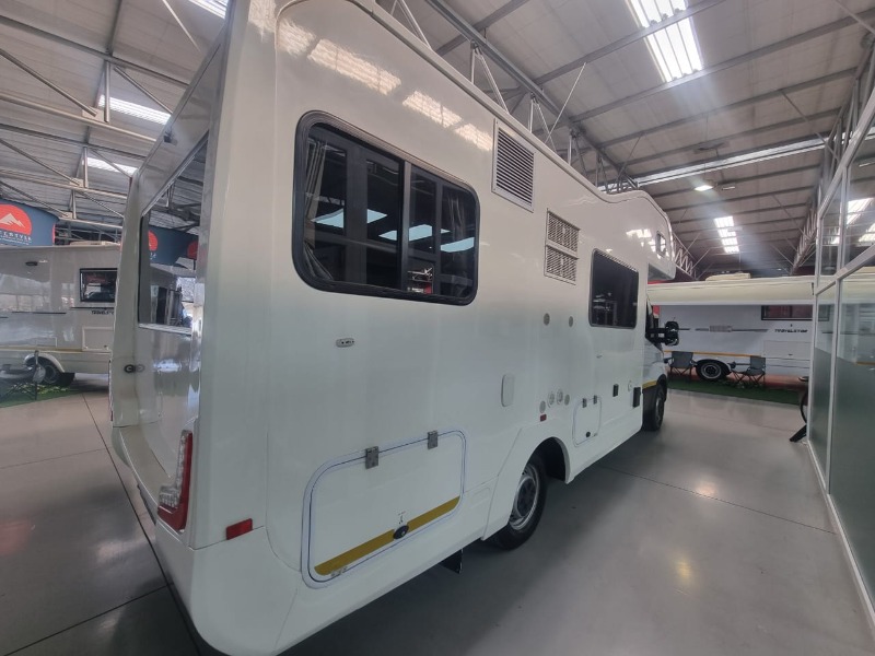 2018 IVECO Daily 6 Berth Motorhome - Image 4