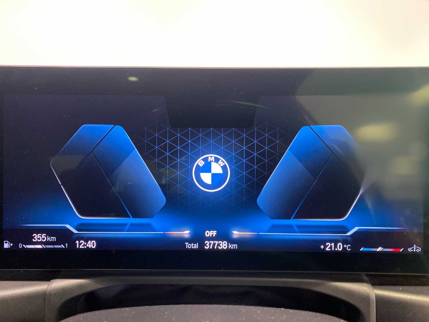 2024 BMW 3 Series (G20) 320i M Sport a/T - Image 16