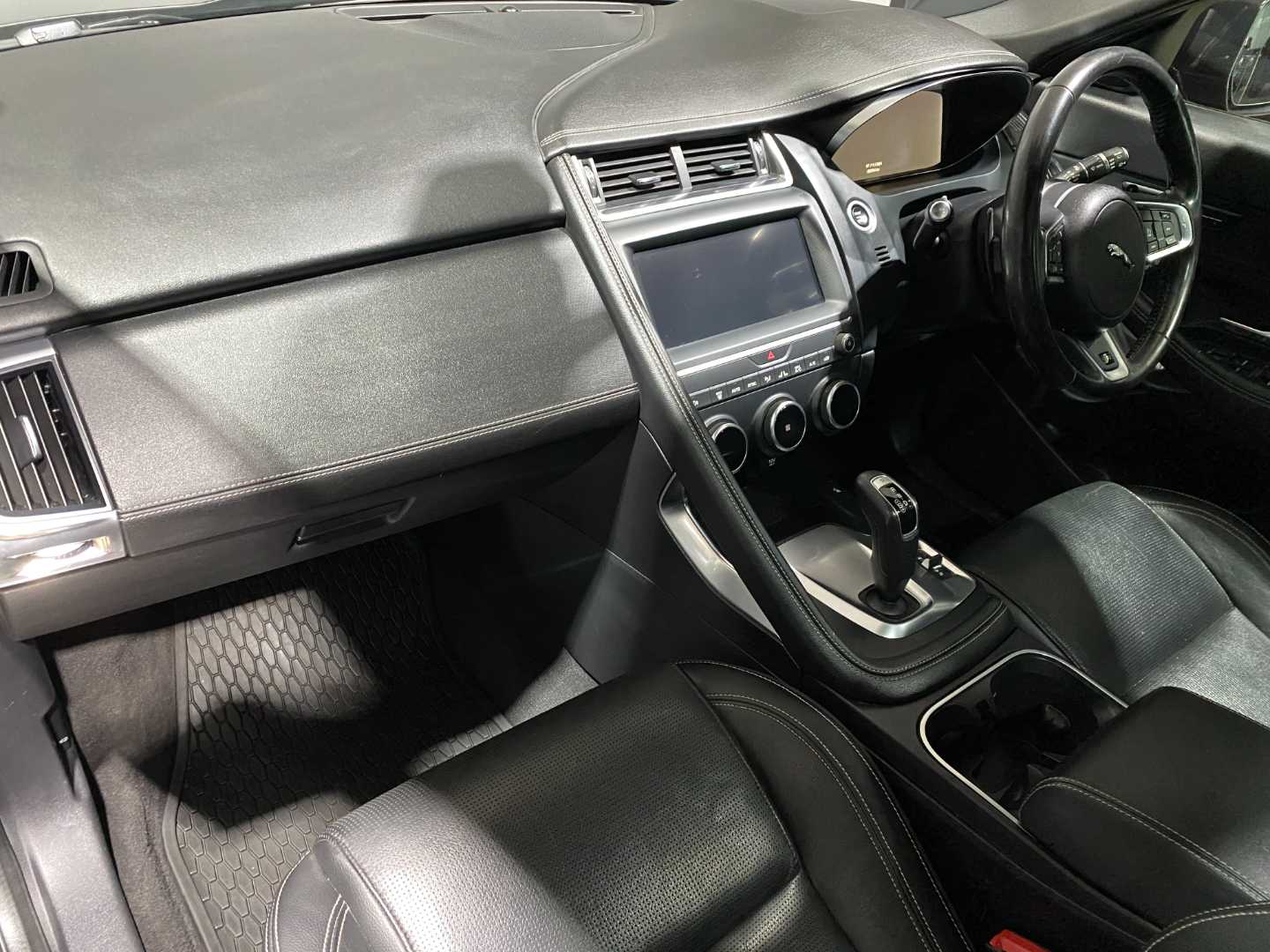 2021 JAGUAR E-pace D180 2.0d Hse (132kw) - Image 7