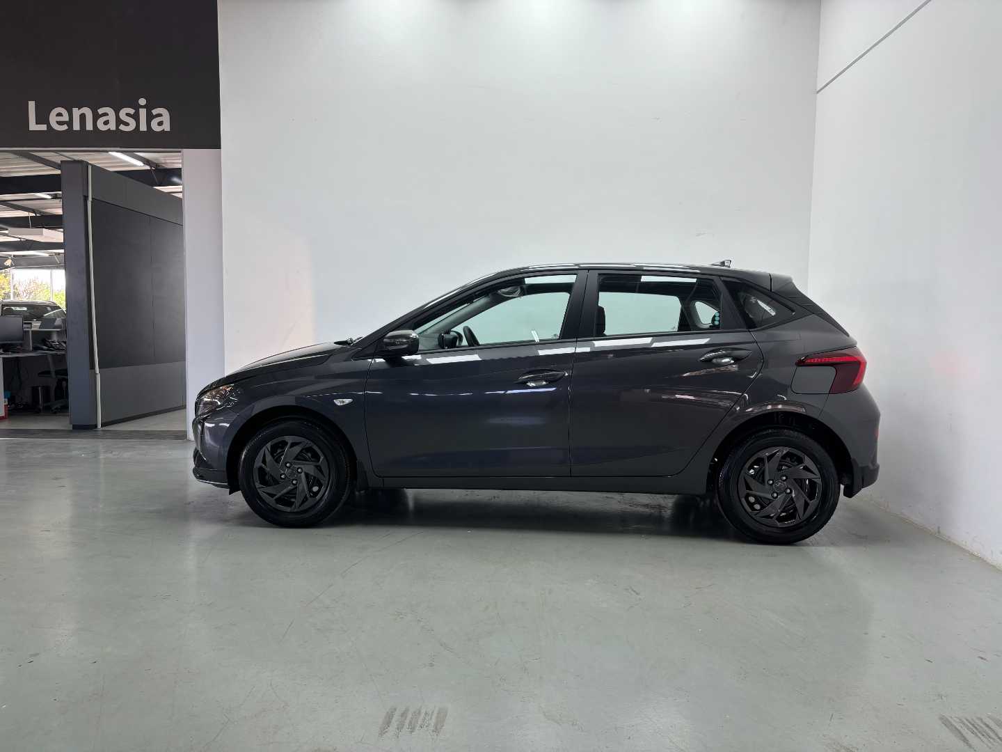 2025 HYUNDAI i20 1.2 PREMIUM M/T - Image 4