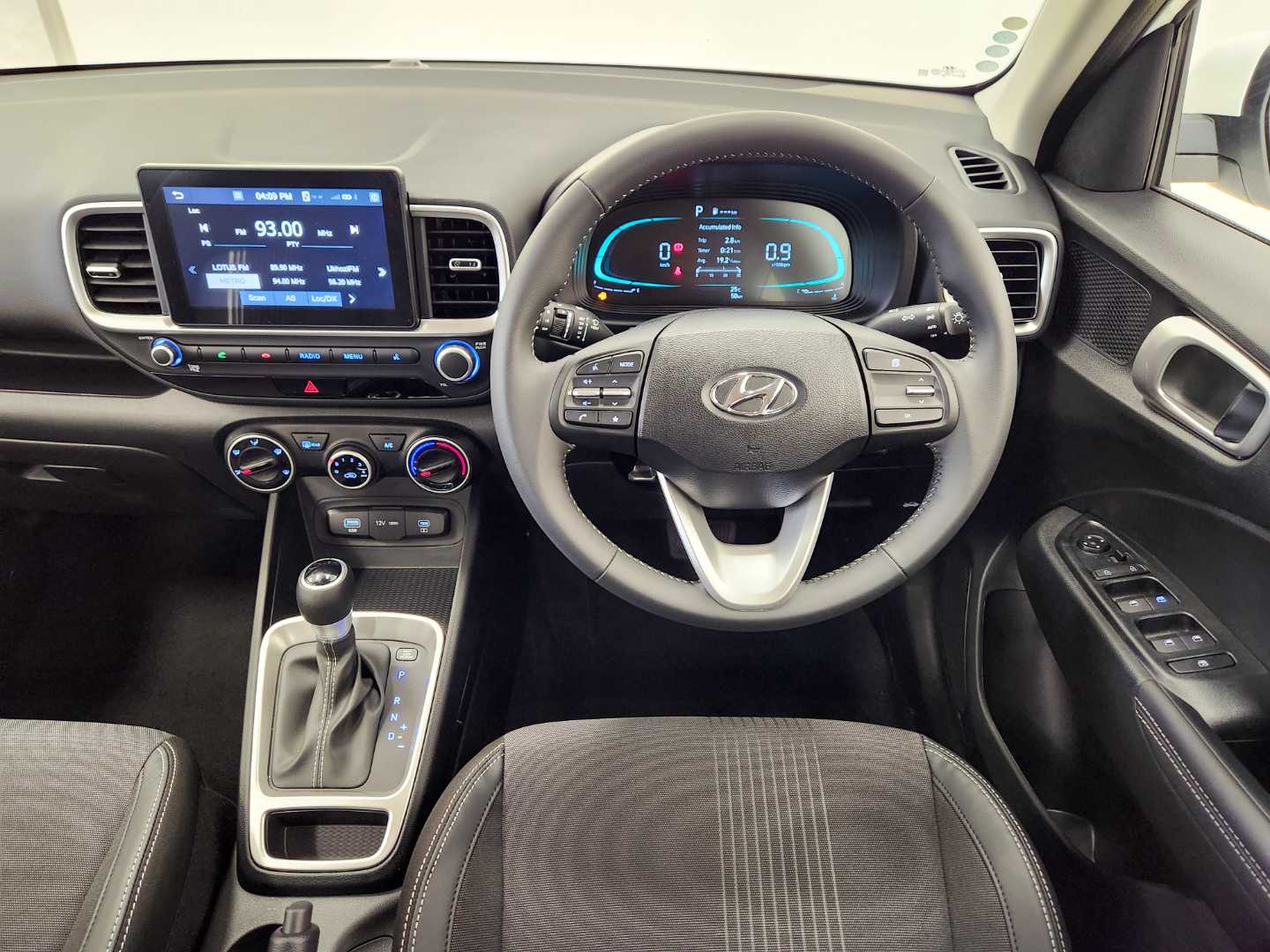 2025 HYUNDAI Venue 1.0 Executive Dct Mt My24 - Image 13