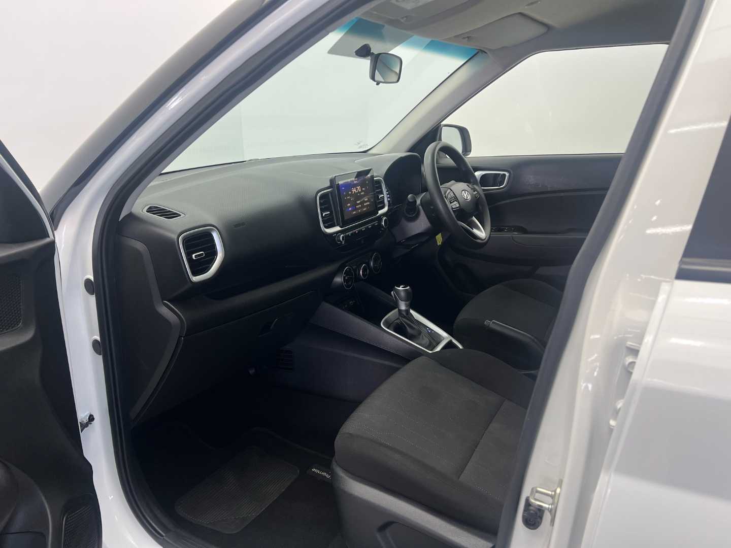 2022 HYUNDAI Venue 1.0 Tgdi Motion - Image 15