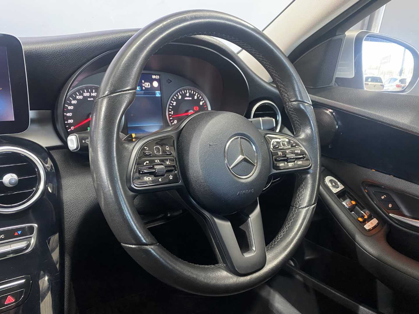 2020 MERCEDES-BENZ C Class (2014) C180 a/t - Image 16