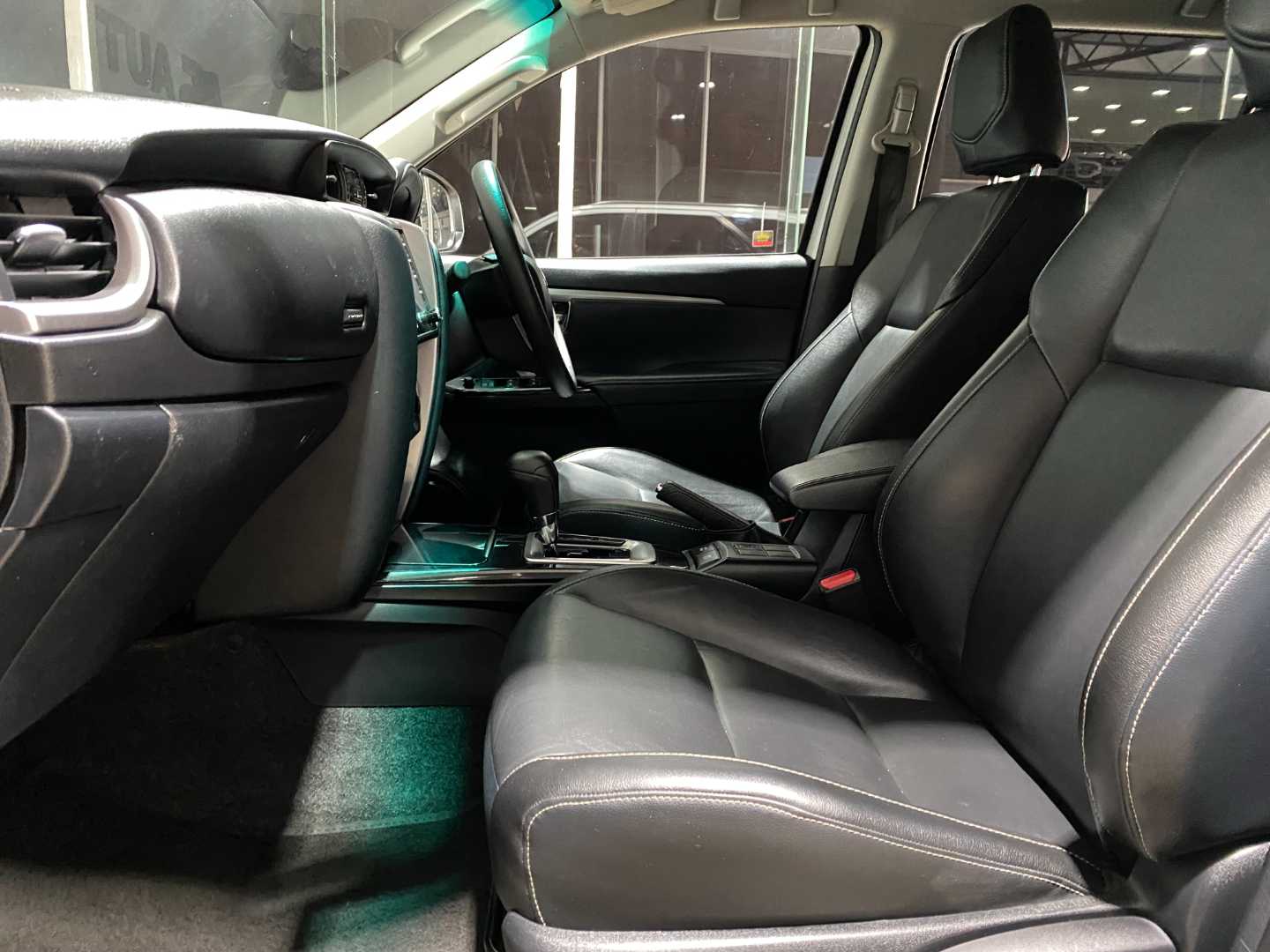 2022 TOYOTA Fortuner 2.4gd-6 R/B a/t - Image 8