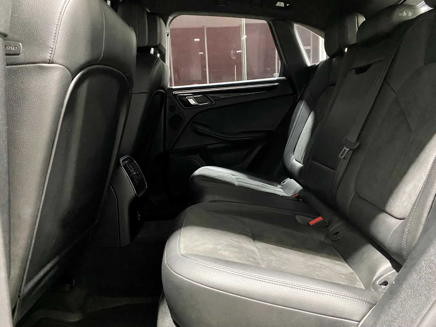 2019 PORSCHE Macan S - Image 9