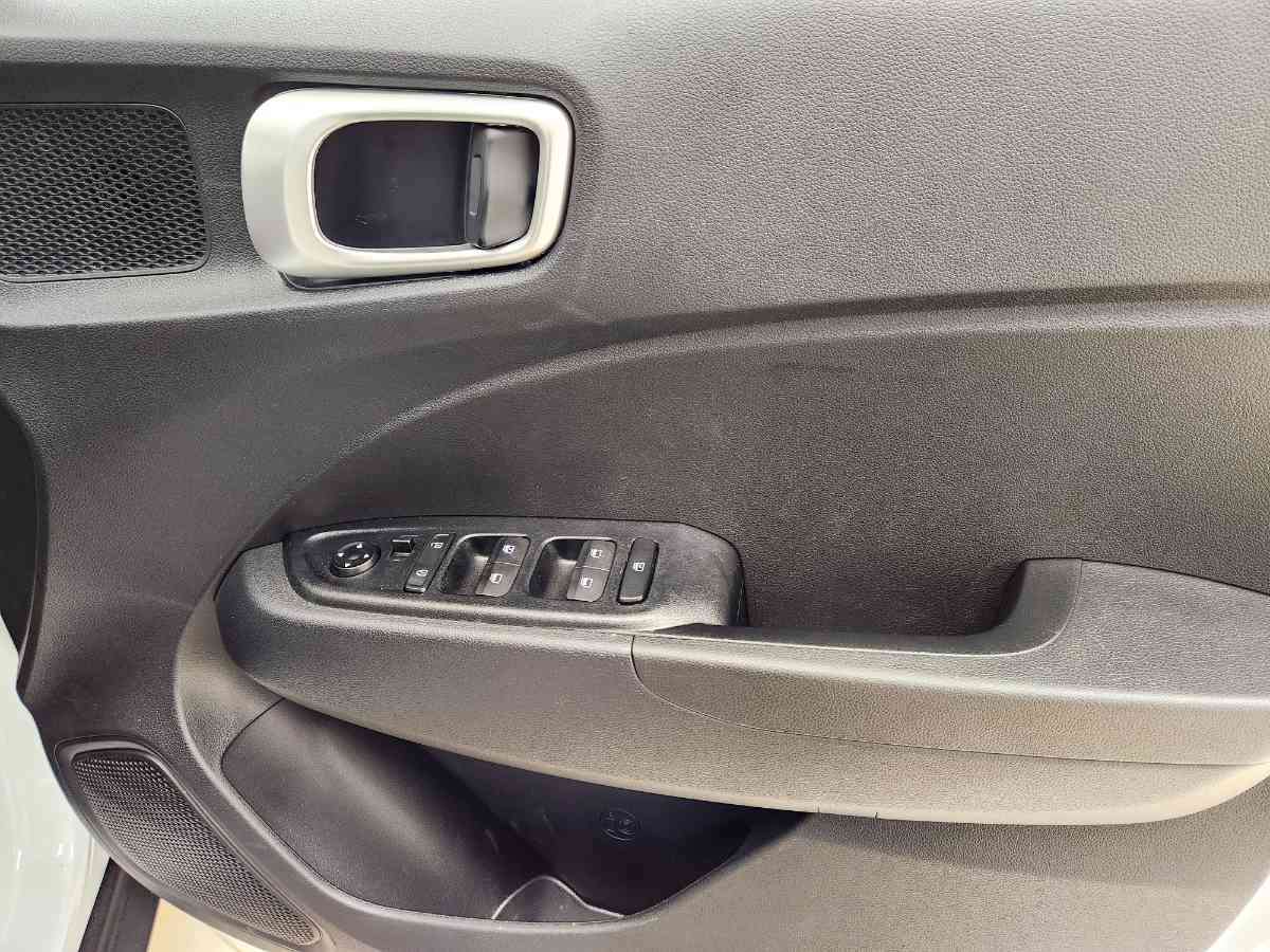 2025 HYUNDAI Venue 1.2 Premium - Image 12