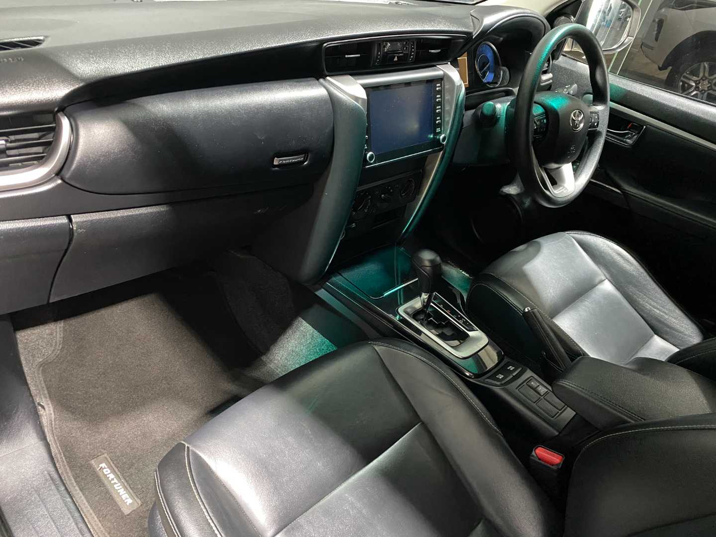 2022 TOYOTA Fortuner 2.4gd-6 R/B a/t - Image 7