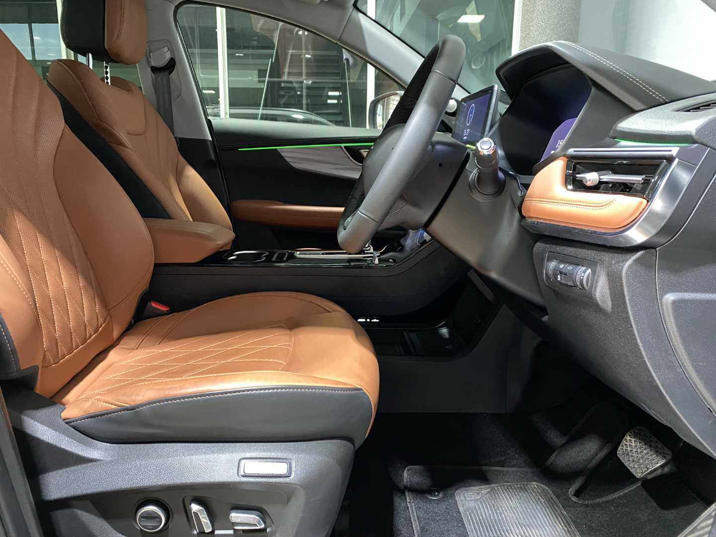 2024 CHERY Tiggo 8 Pro 1.6 Tgdi Executive Dct - Image 12