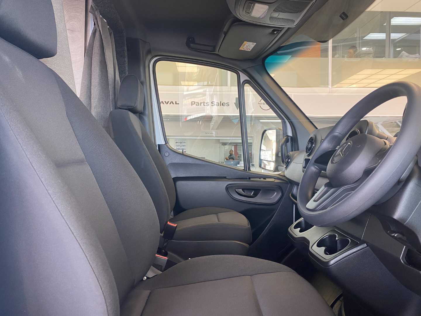 2025 MERCEDES-BENZ Sprinter 317 2.0 Cdi Mh Lwb a/T F/c - Image 6