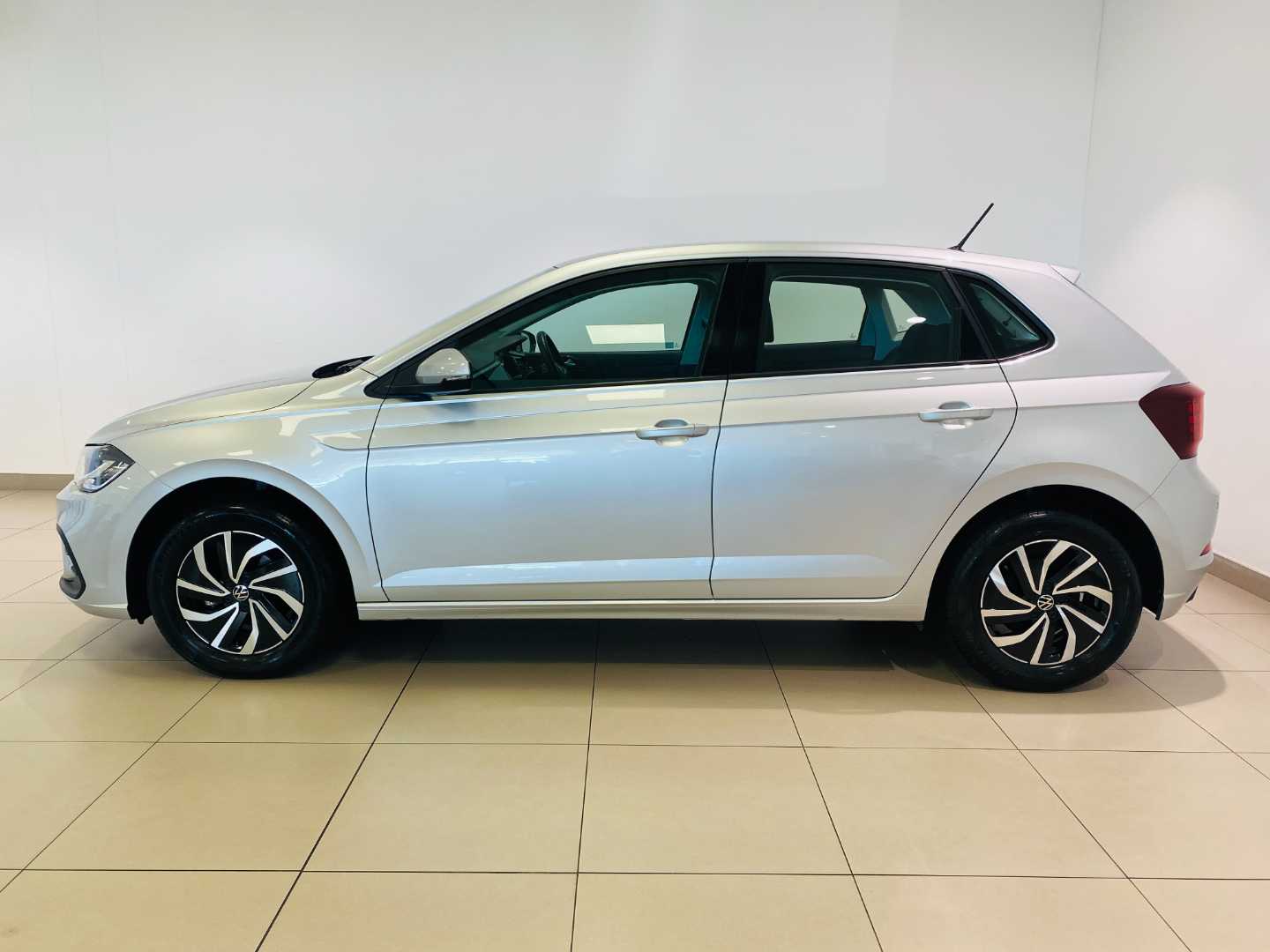 2024 VOLKSWAGEN Polo Playa / 1.0 Tsi Life Dsg - Image 6