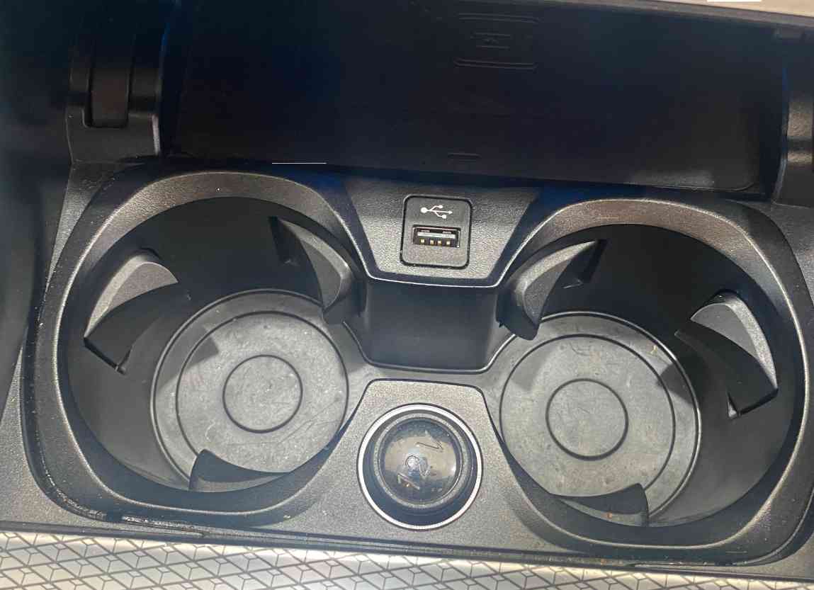 2024 BMW 3 Series (G20) 318i M Sport a/T - Image 15