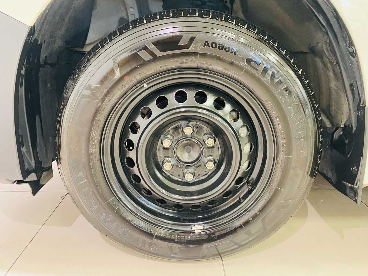 2024 TOYOTA Quantum 2.8 Slwb F/C P/v - Image 20