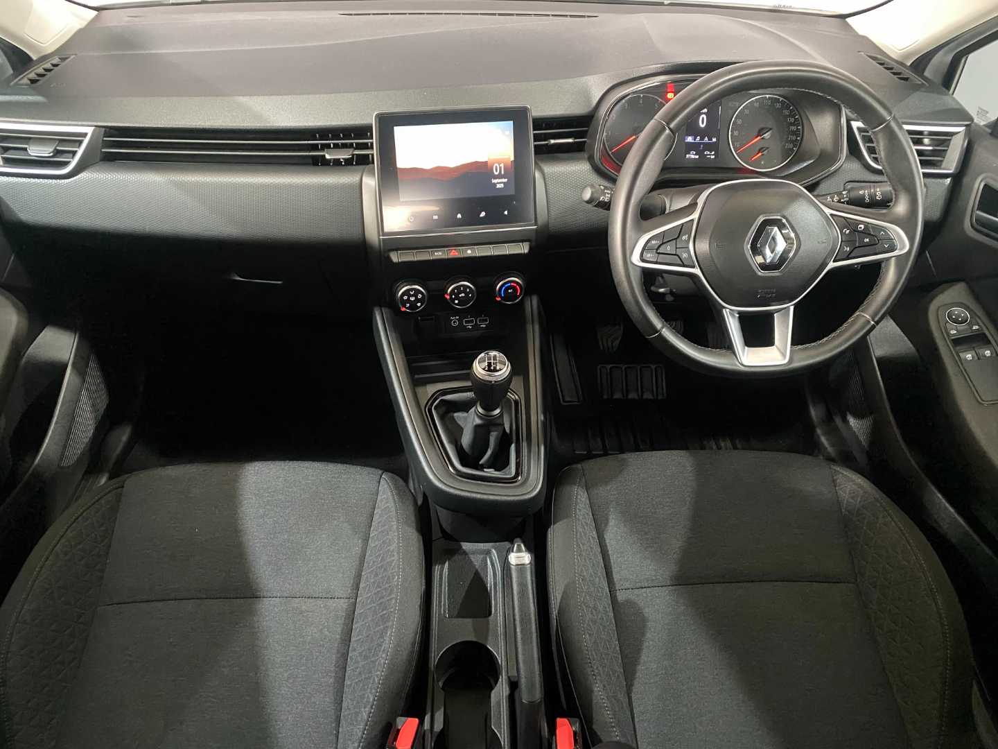 2024 RENAULT Clio V 1.0t Zen - Image 15