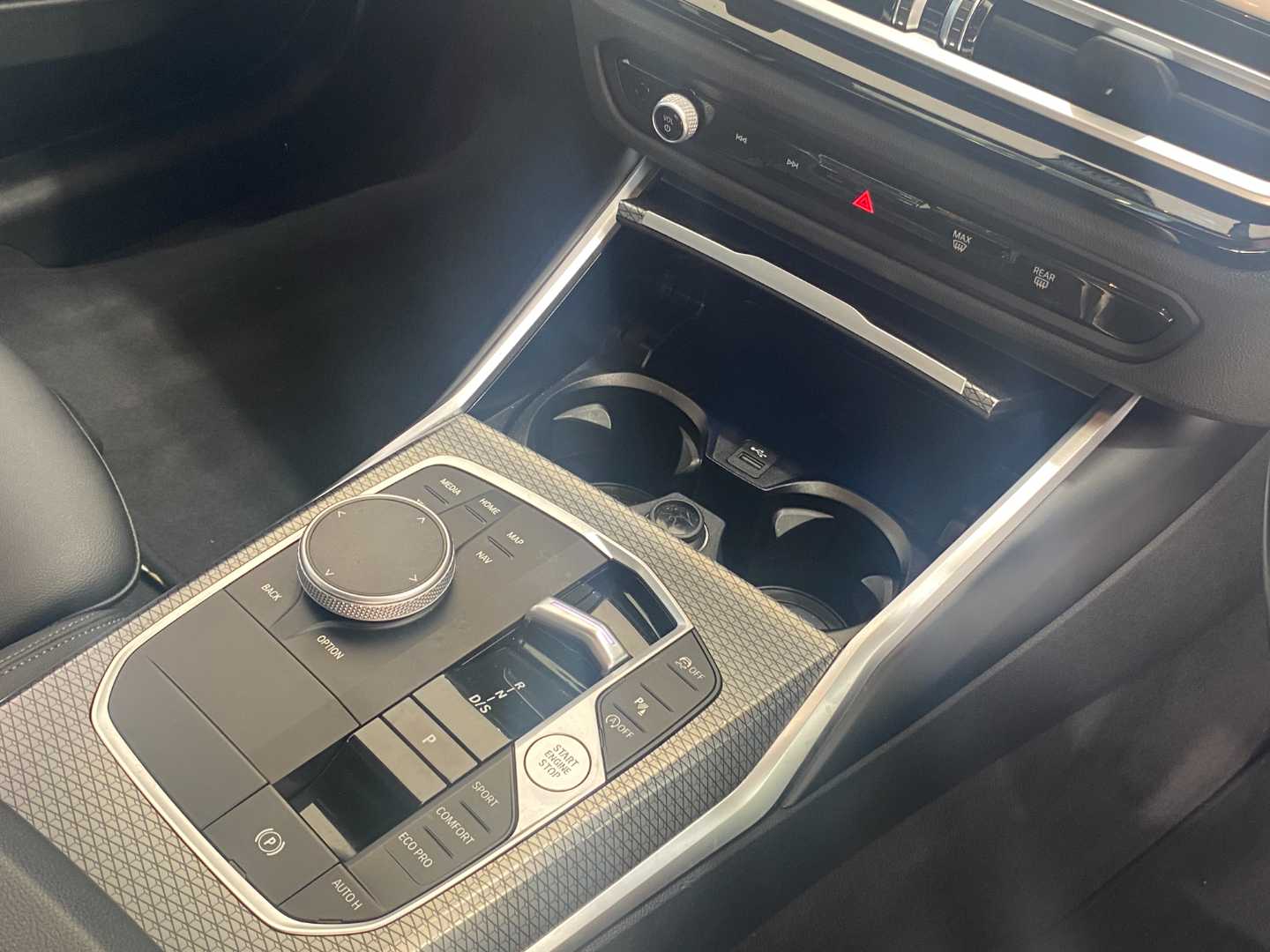 2024 BMW 3 Series (G20) 318i M Sport a/T - Image 18