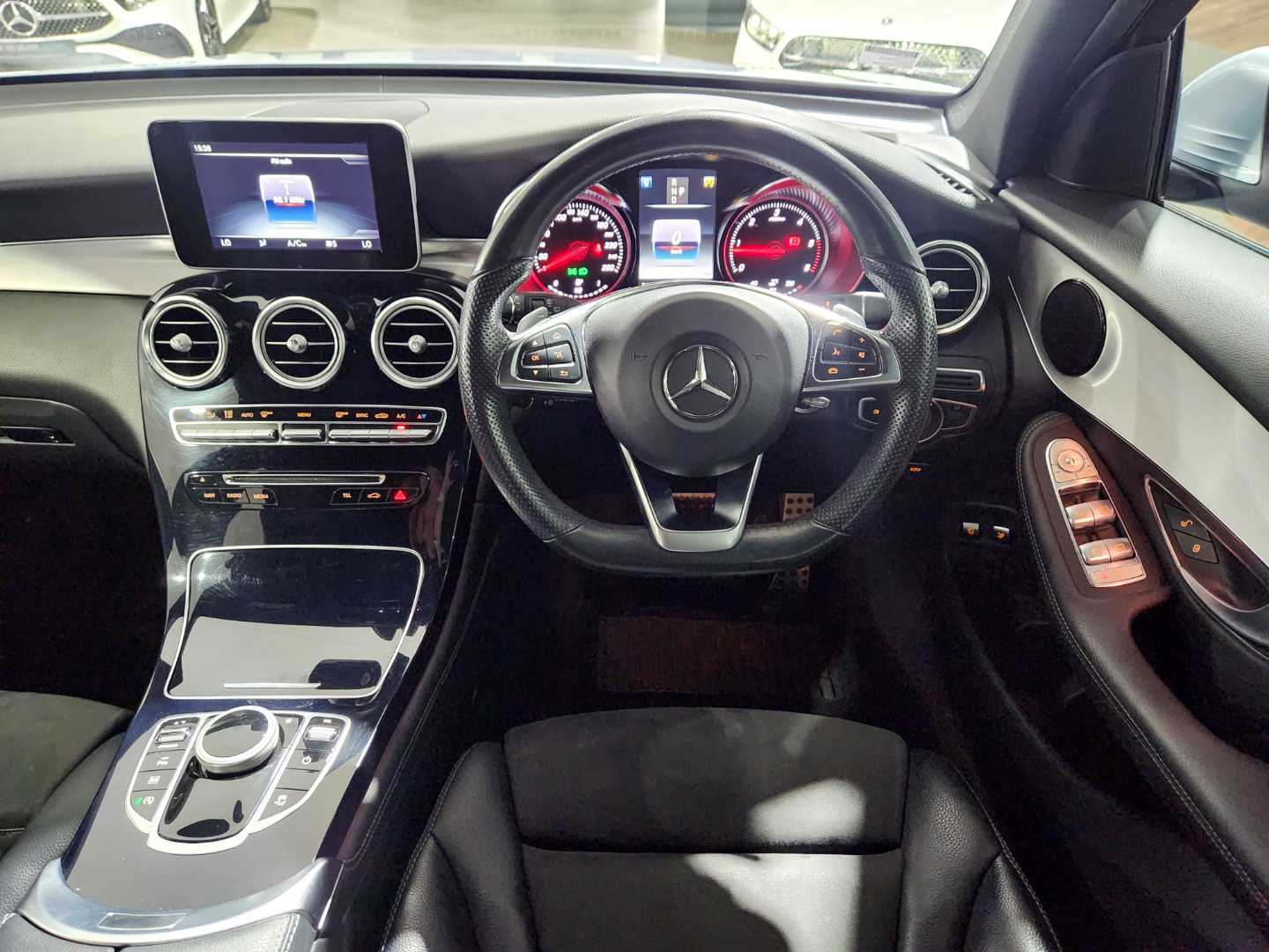 2017 MERCEDES-BENZ Glc 250d Amg - Image 13