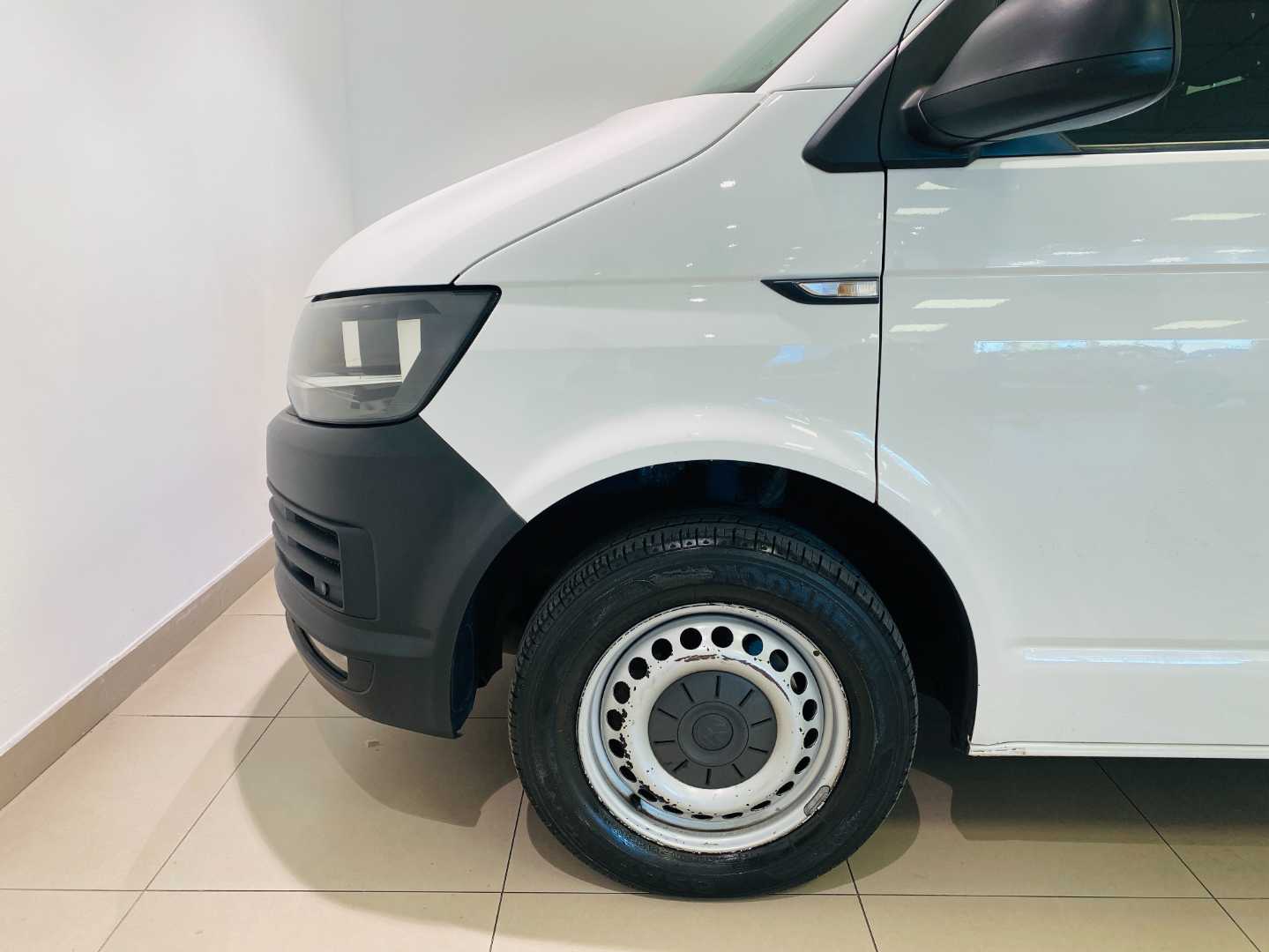 2016 VOLKSWAGEN T5/T6 T6 Transporter Crewbus 2.0 Tdi Lwb (10 Seat) - Image 7