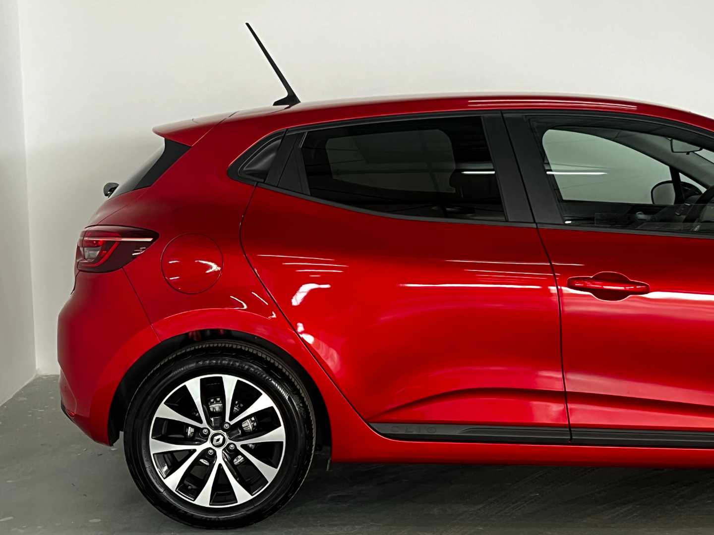2024 RENAULT Clio V 1.0t Zen - Image 5