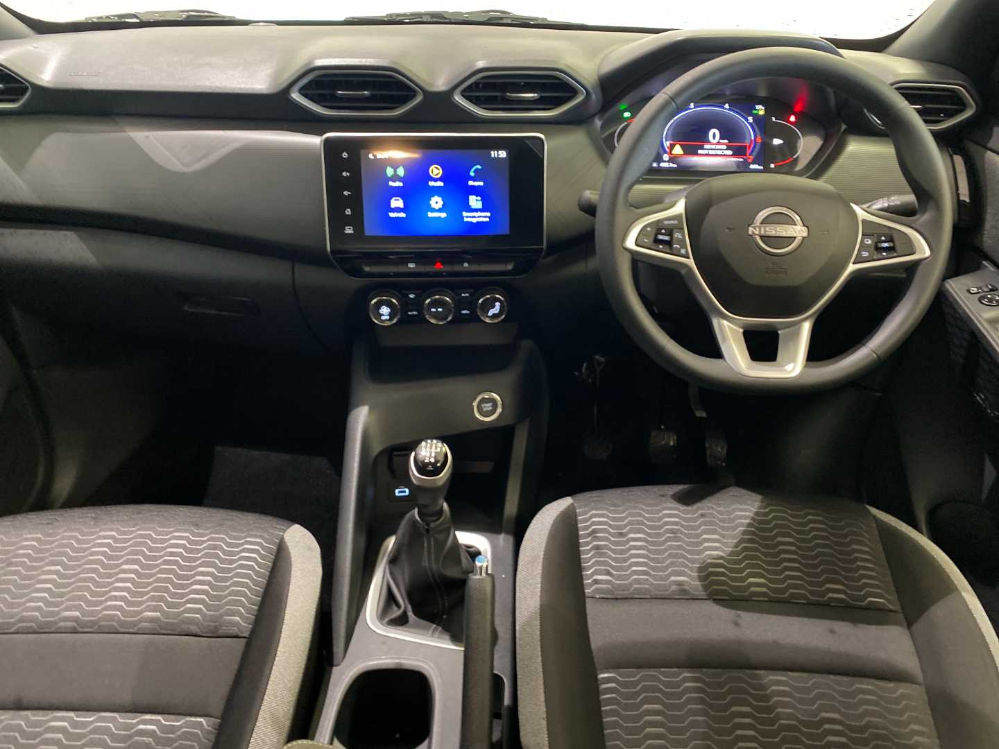 2025 NISSAN Magnite 1.0 Acenta Mt* - Image 10