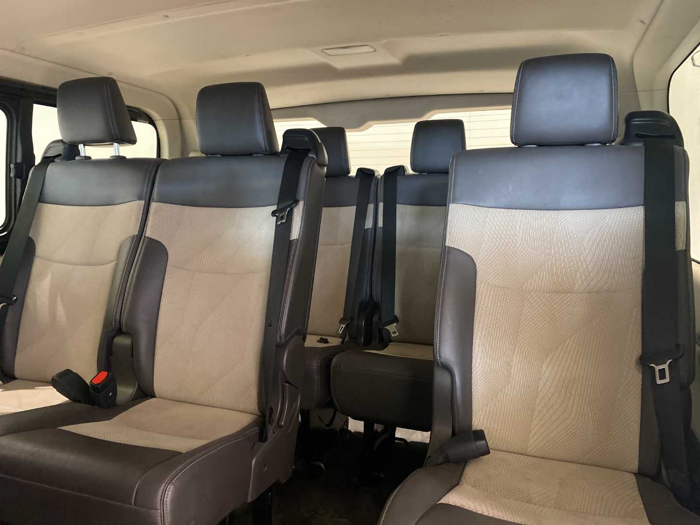 2023 TOYOTA Quantum 2.8 Gl 11 Seat - Image 12