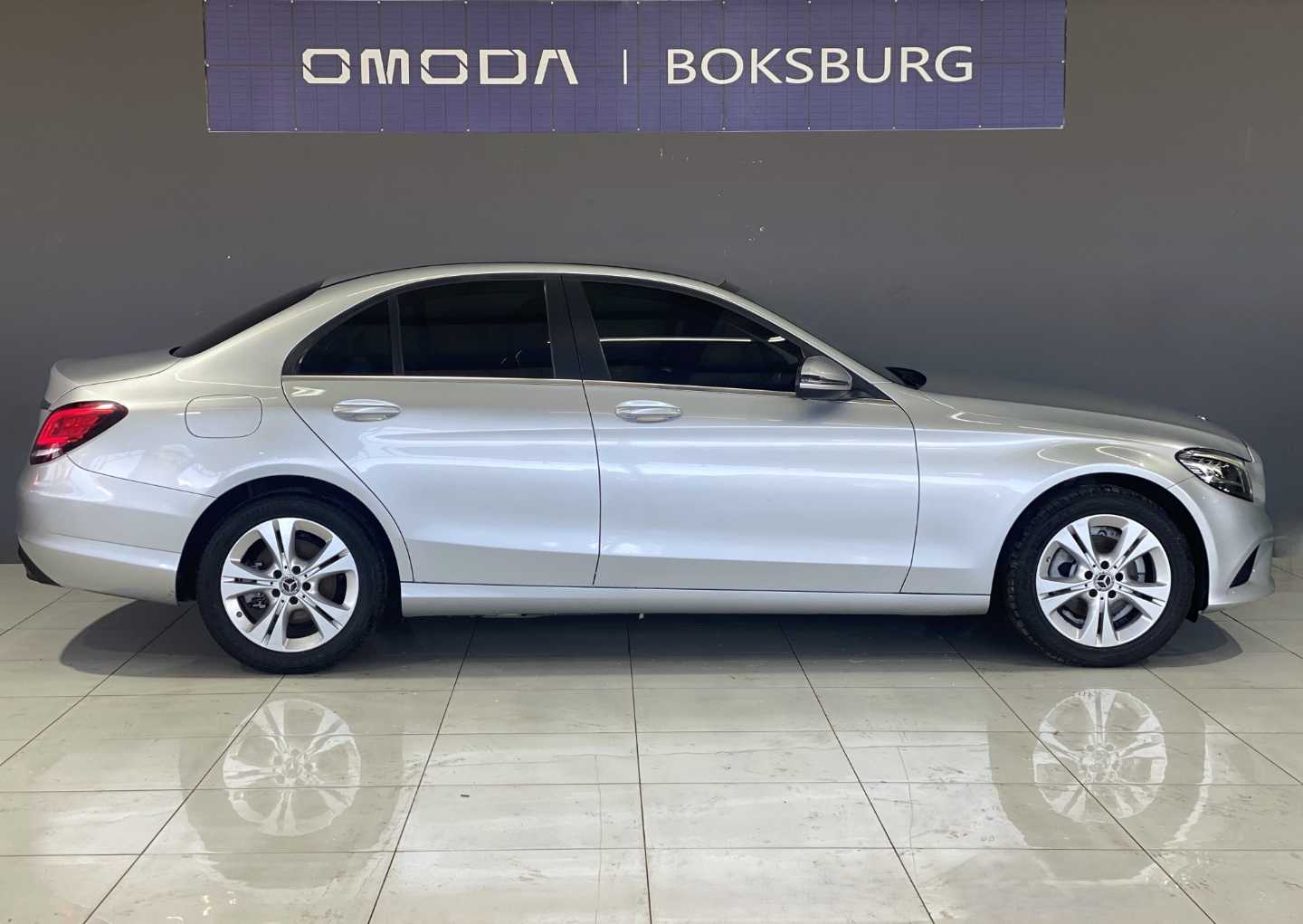 2020 MERCEDES-BENZ C Class (2014) C180 a/t - Image 4