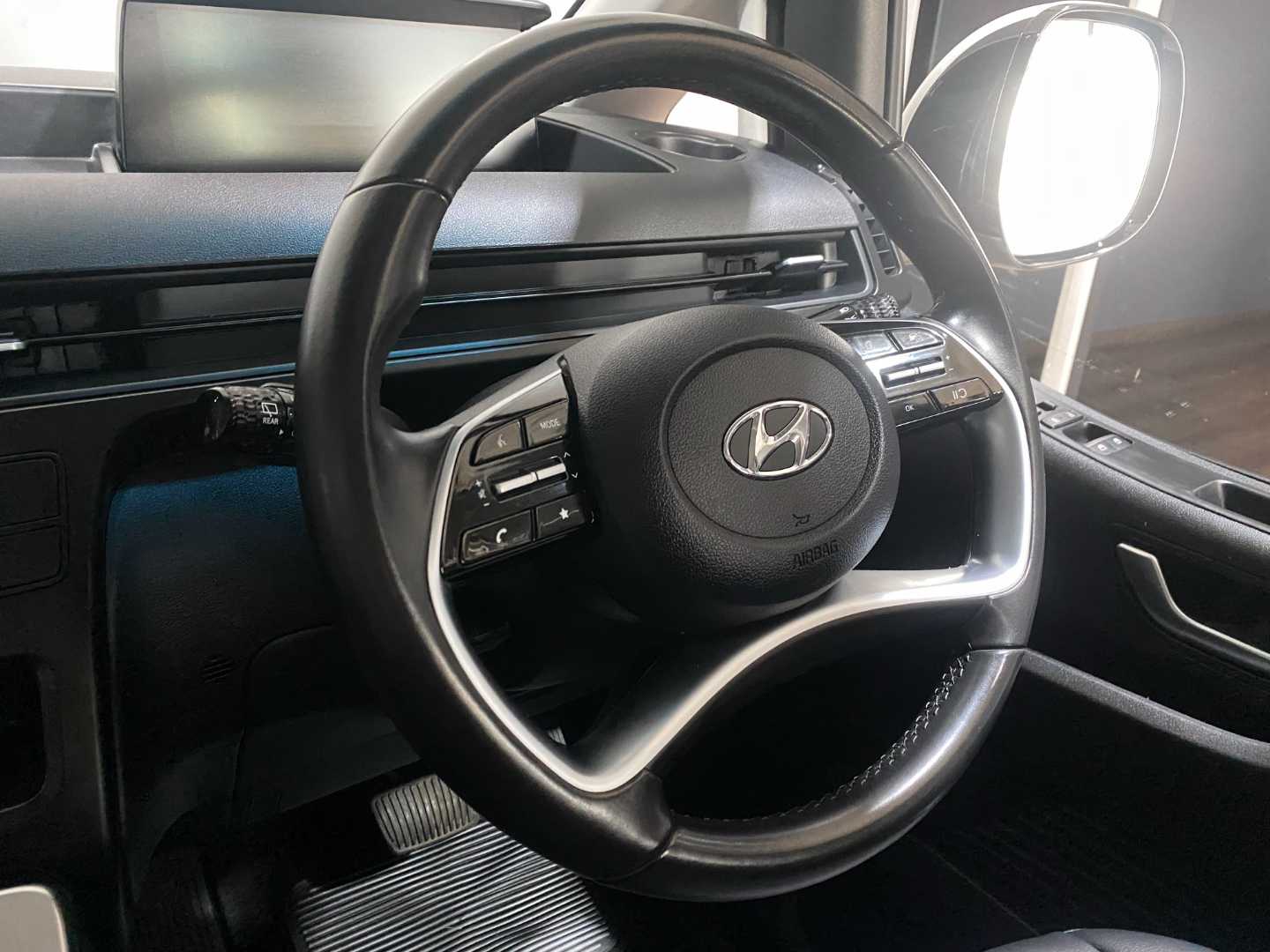 2023 HYUNDAI H-1/Staria Staria 2.2d Executive a/t - Image 16