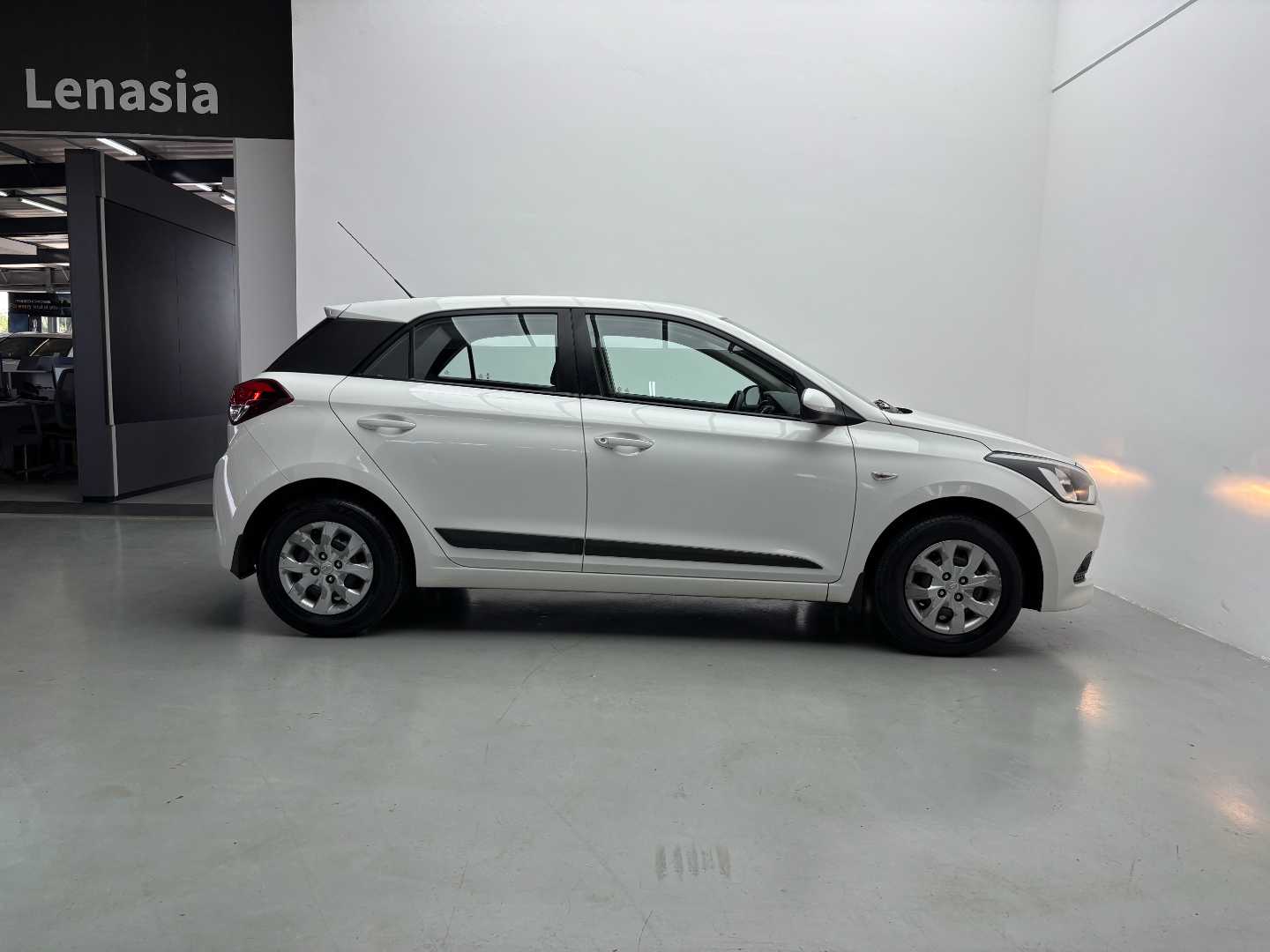 2018 HYUNDAI I10 / I20 I30 1.2 Motion - Image 4