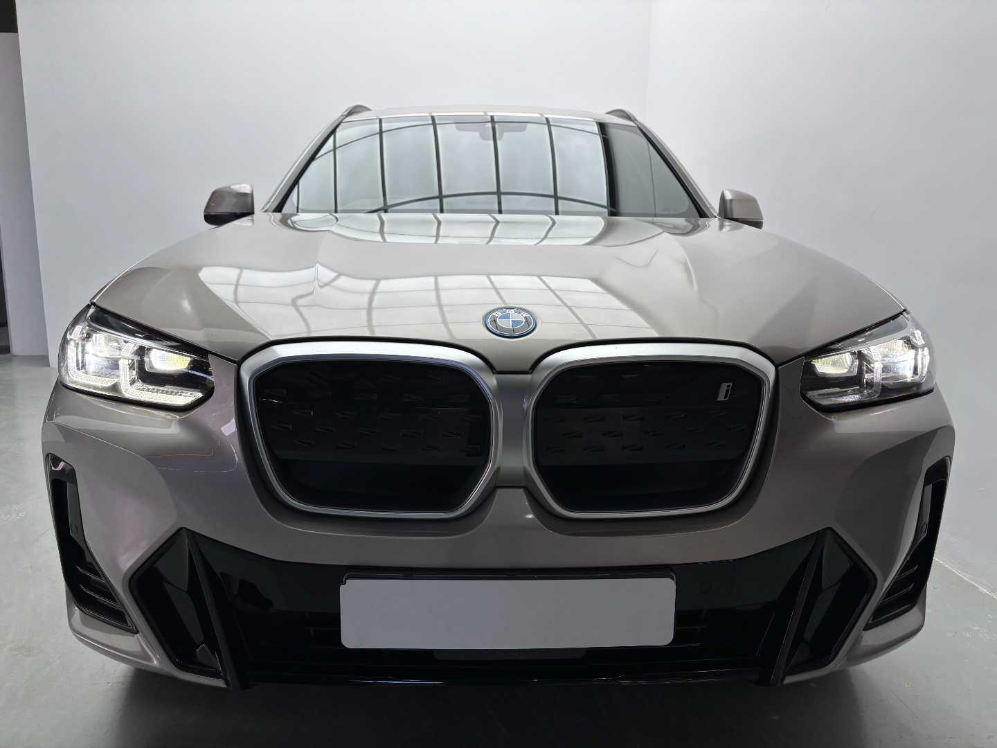 2023 BMW I3/I8/Ix Ix3 - Image 5