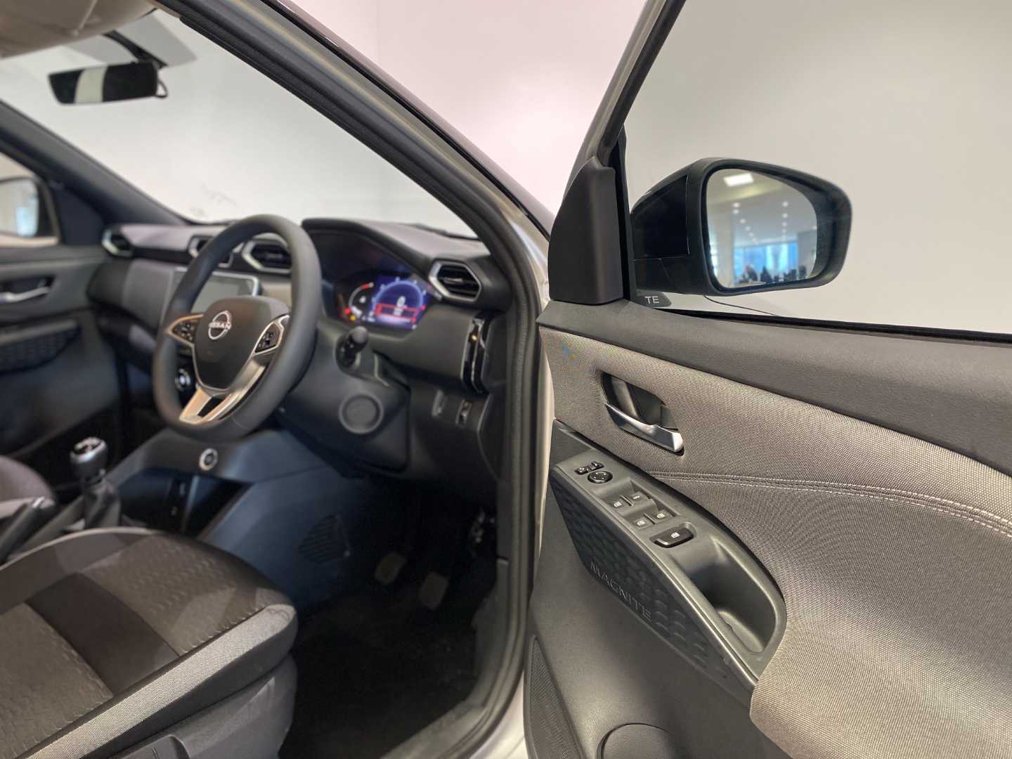 2025 NISSAN Magnite 1.0 Acenta Mt* - Image 8