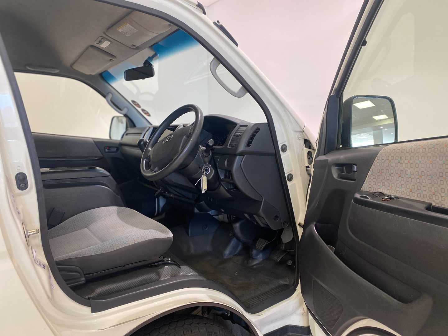 2024 TOYOTA Quantum Hiace 2.5 D-4d 14 Seat - Image 8