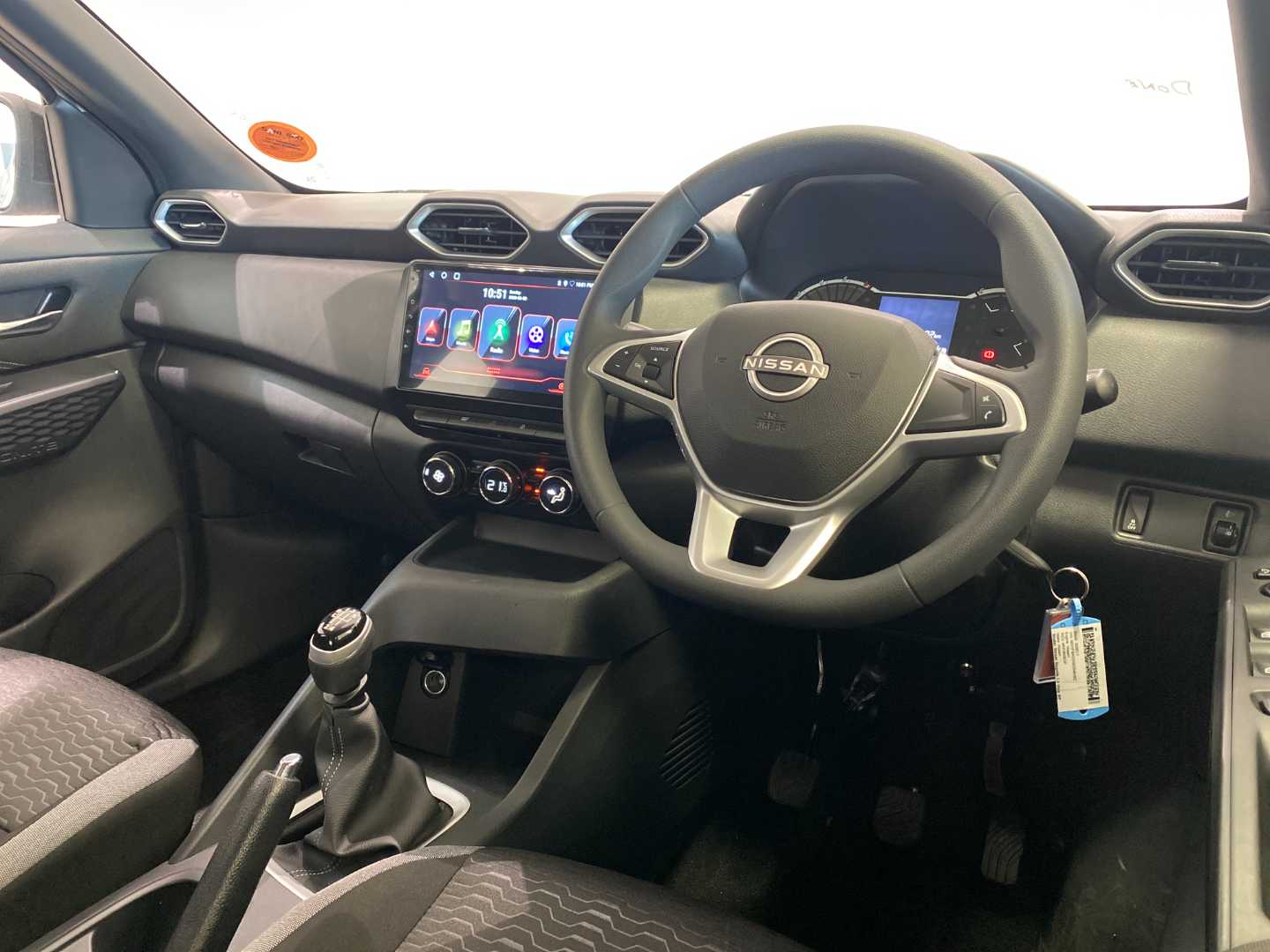 2025 NISSAN Magnite 1.0 Visia Mt* - Image 12