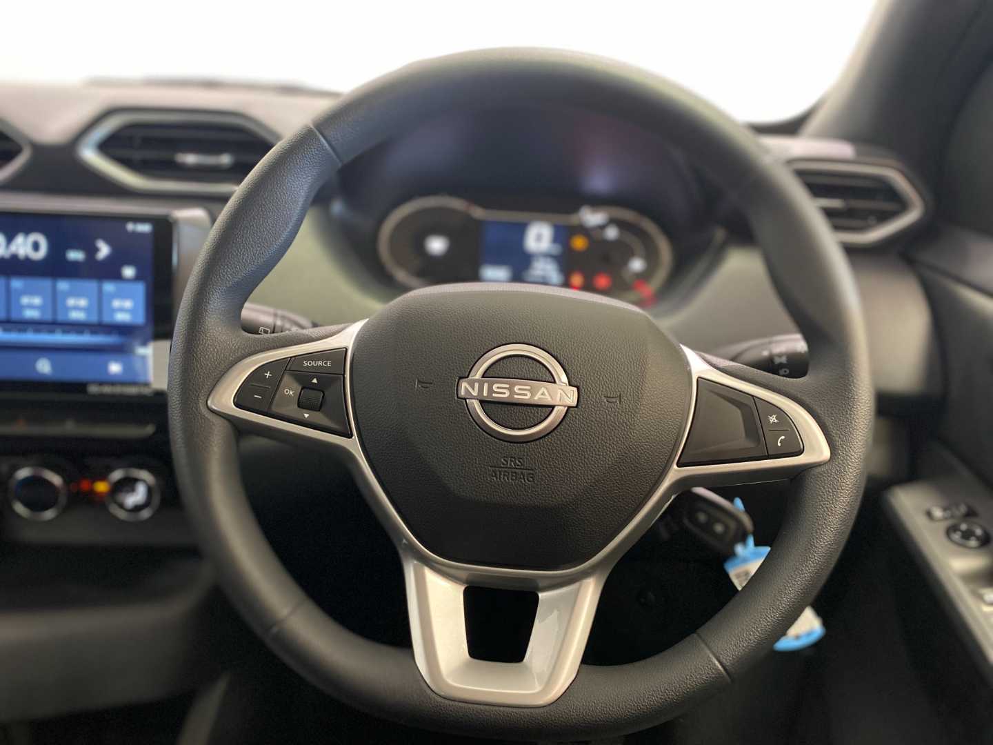 2025 NISSAN Magnite 1.0T Acenta MT - Image 15