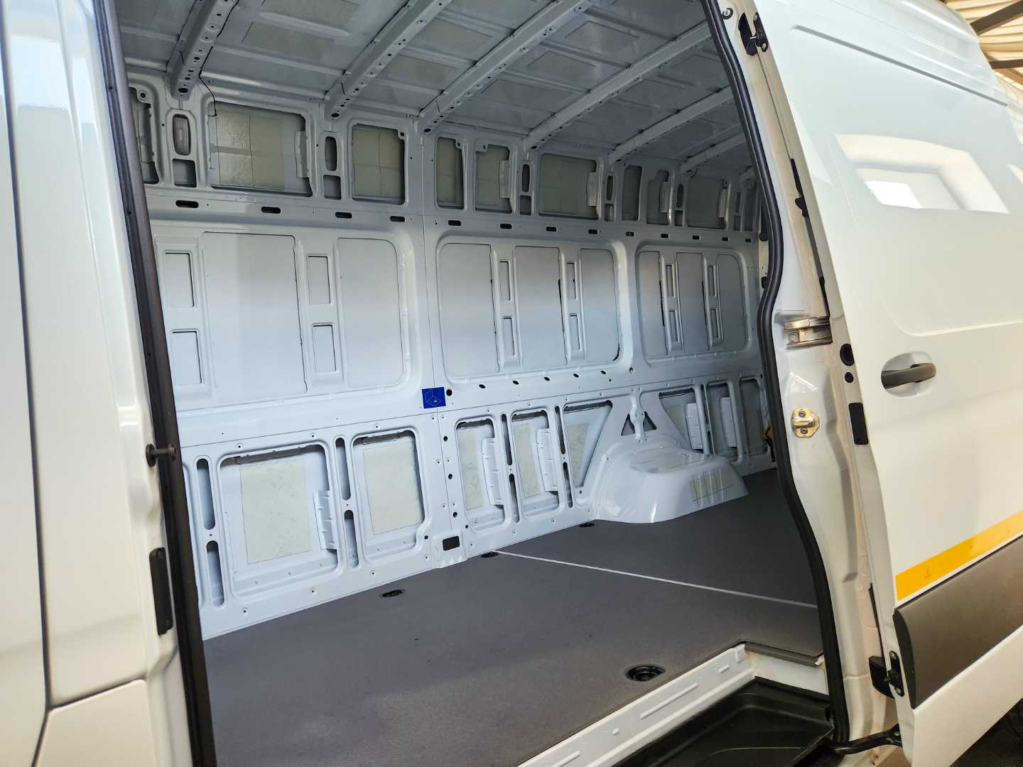 2025 Mercedes-Benz Medium Commercial MB 519 CDI Sprinter PV AWD PRO - Image 16