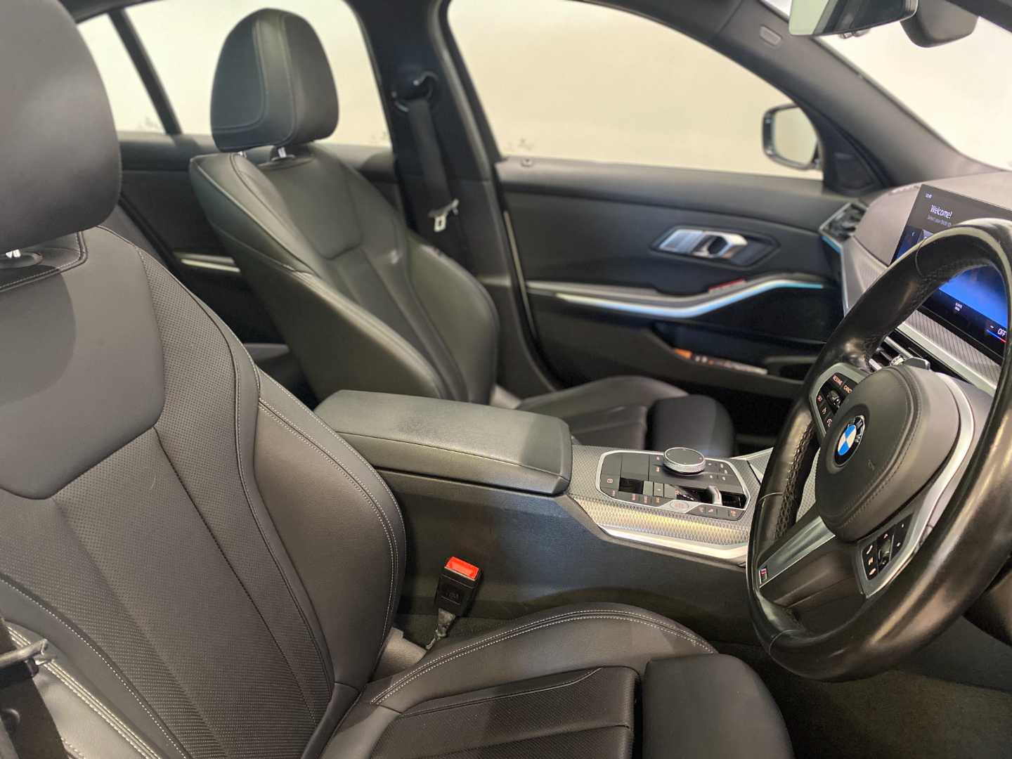 2024 BMW 3 Series (G20) 318i M Sport a/T - Image 9