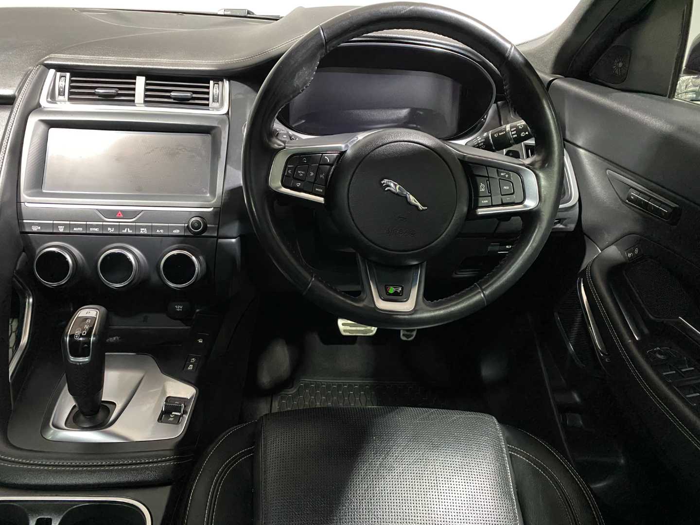 2021 JAGUAR E-pace D180 2.0d Hse (132kw) - Image 17