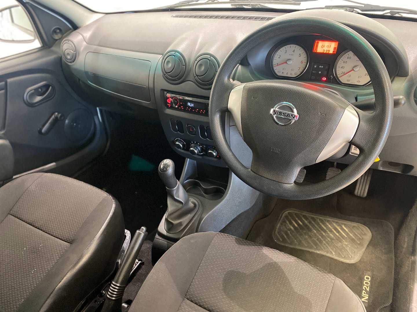 2023 NISSAN 1400/Np200 Np200 1.6 A/C Safety Pack P/U S/c - Image 11