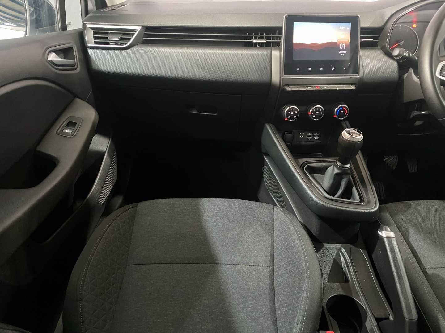 2024 RENAULT Clio V 1.0t Zen - Image 16