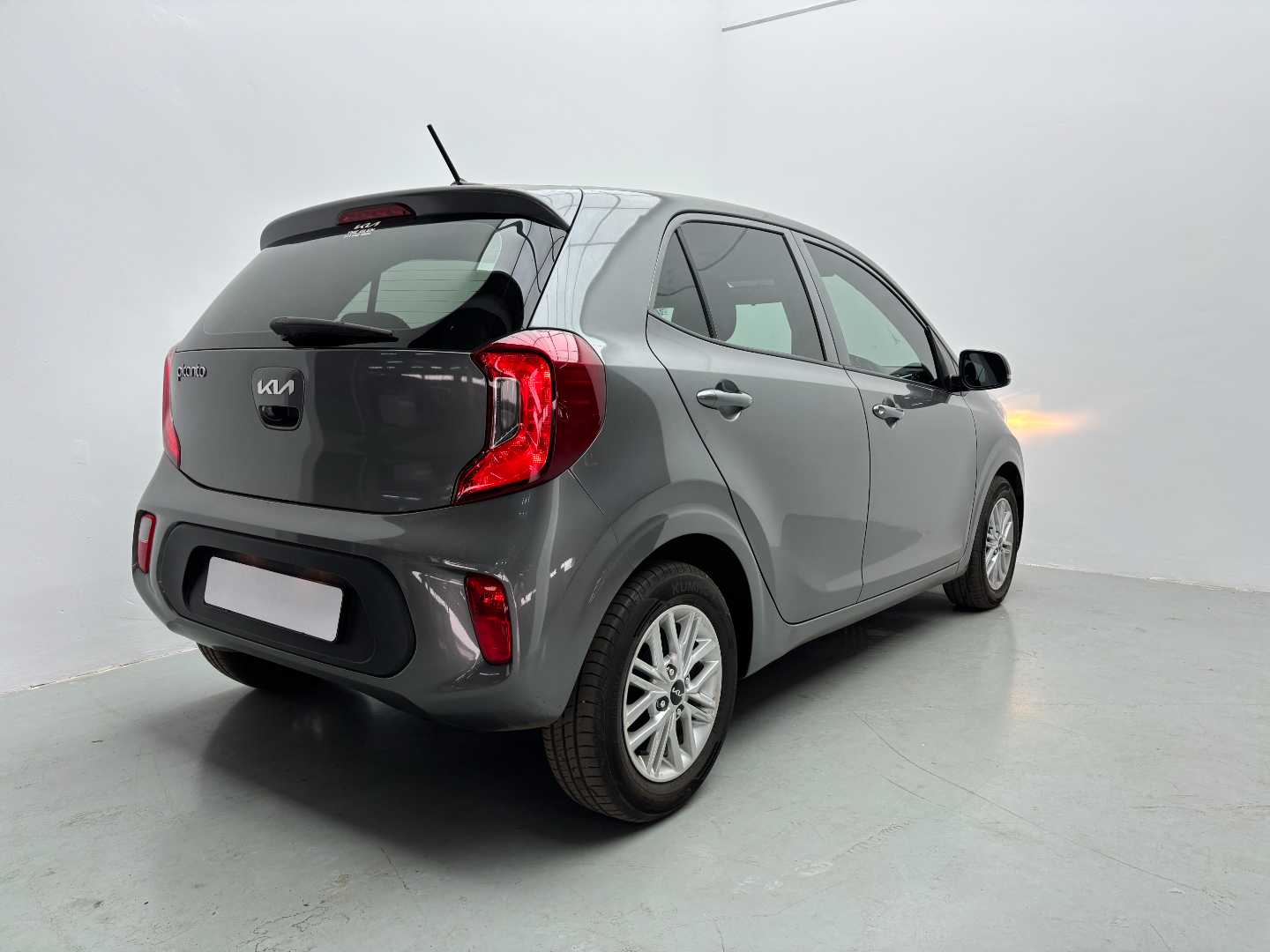 2023 KIA Picanto 1.0 Style a/t - Image 3