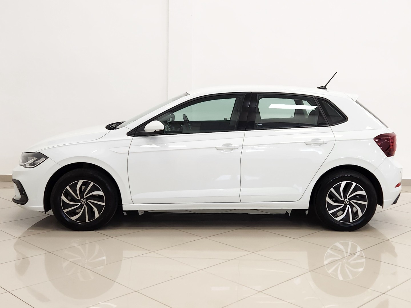 2024 VOLKSWAGEN Polo Playa / 1.0 Tsi Life Dsg - Image 4